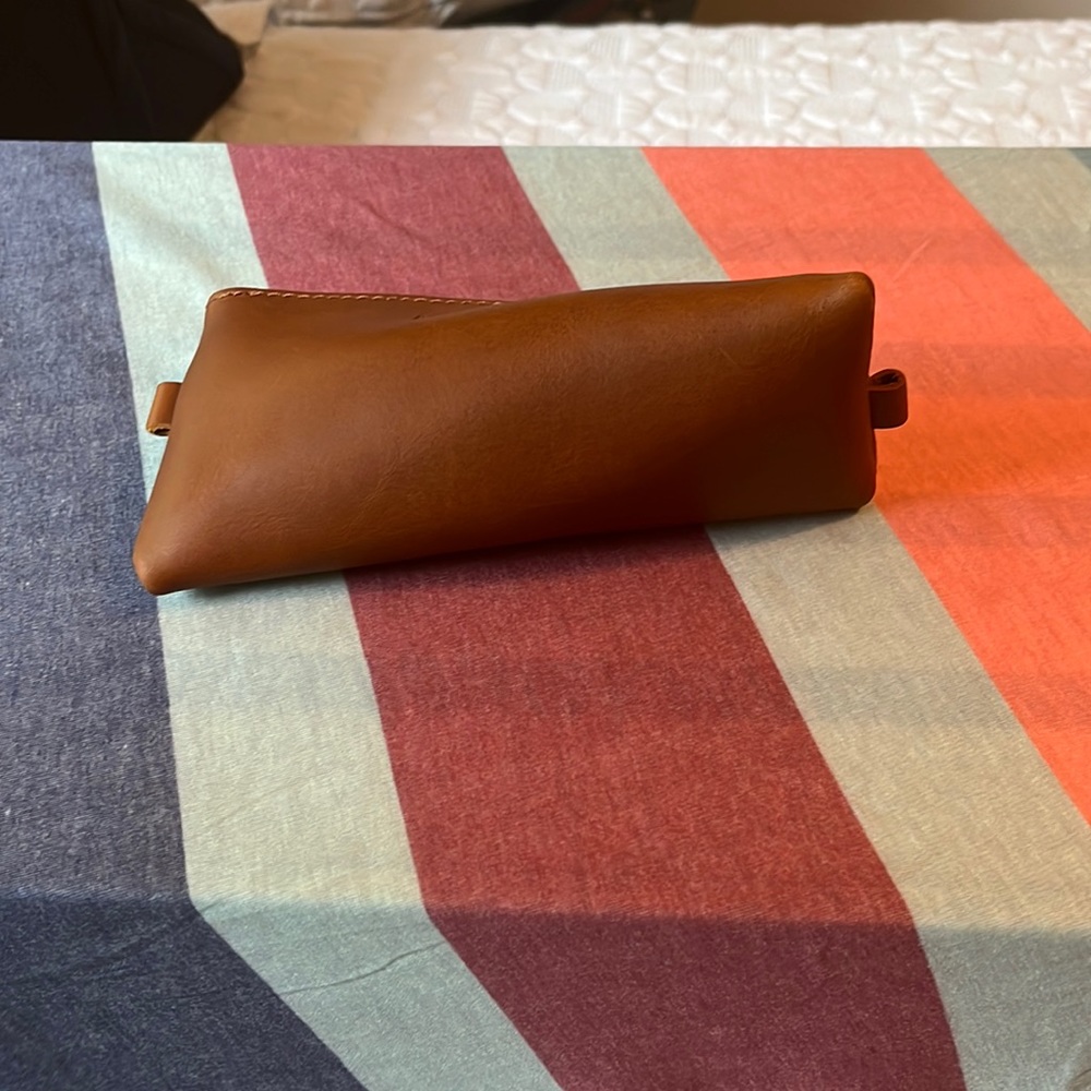 Portland Leather Genuine Leather Alpine Pouch in Brownie - Picture 3 of 3